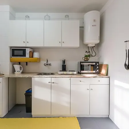 Guestready - Castle Yellow *